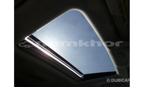 Buy Import Toyota Land Cruiser White Car in Import - Dubai in Bumthang Buy Import Toyota Land Cruiser White Car in Import - Dubai in Bumthang