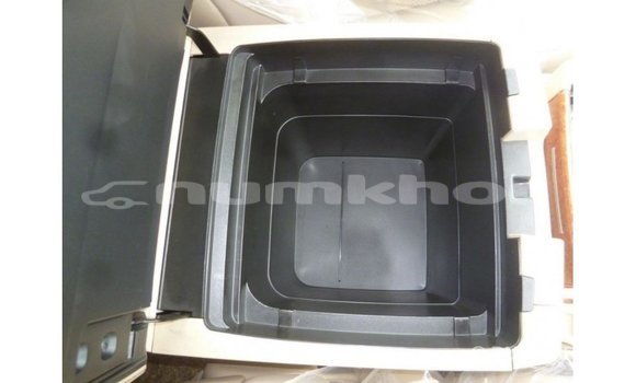 Buy Import Toyota Land Cruiser White Car in Import - Dubai in Bumthang Buy Import Toyota Land Cruiser White Car in Import - Dubai in Bumthang