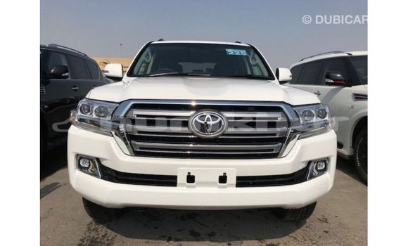 Buy Import Toyota Land Cruiser White Car in Import - Dubai in Bumthang Buy Import Toyota Land Cruiser White Car in Import - Dubai in Bumthang