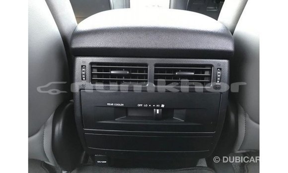 Buy Import Toyota Land Cruiser White Car in Import - Dubai in Bumthang Buy Import Toyota Land Cruiser White Car in Import - Dubai in Bumthang