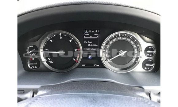 Buy Import Toyota Land Cruiser White Car in Import - Dubai in Bumthang Buy Import Toyota Land Cruiser White Car in Import - Dubai in Bumthang