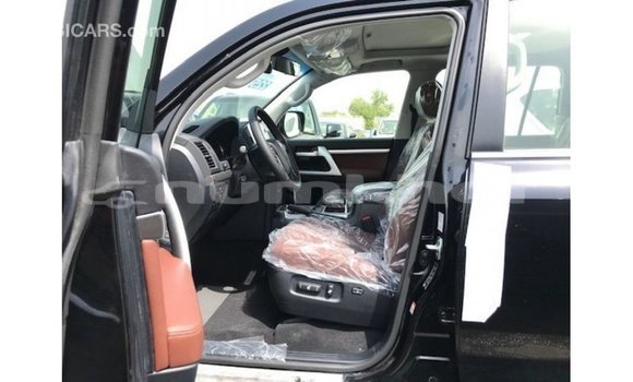 Buy Import Toyota Land Cruiser Black Car in Import - Dubai in Bumthang Buy Import Toyota Land Cruiser Black Car in Import - Dubai in Bumthang