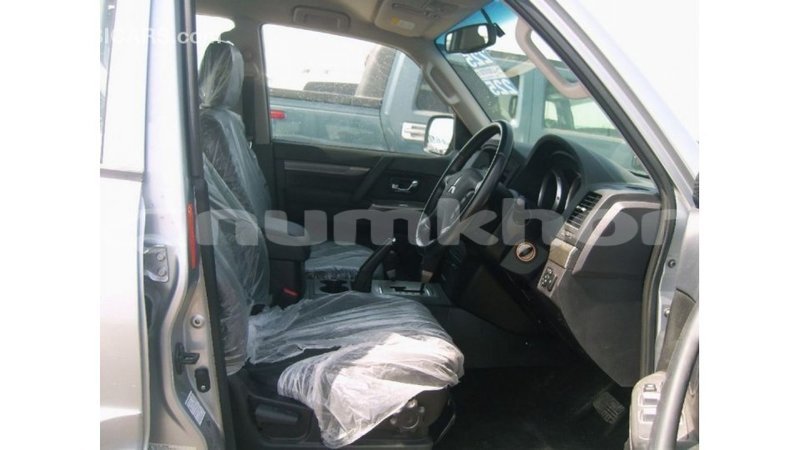 Big with watermark mitsubishi pajero bumthang import dubai 3078