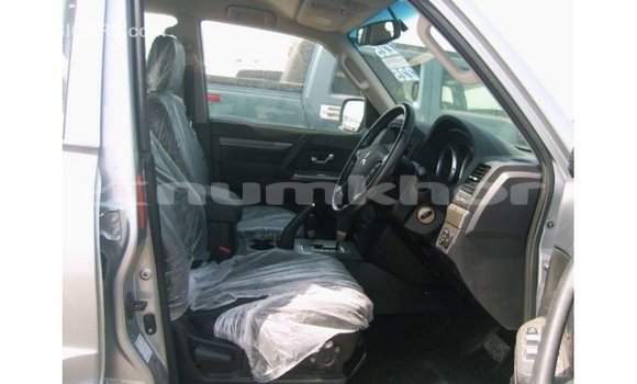 Buy Import Mitsubishi Pajero Other Car in Import - Dubai in Bumthang Buy Import Mitsubishi Pajero Other Car in Import - Dubai in Bumthang