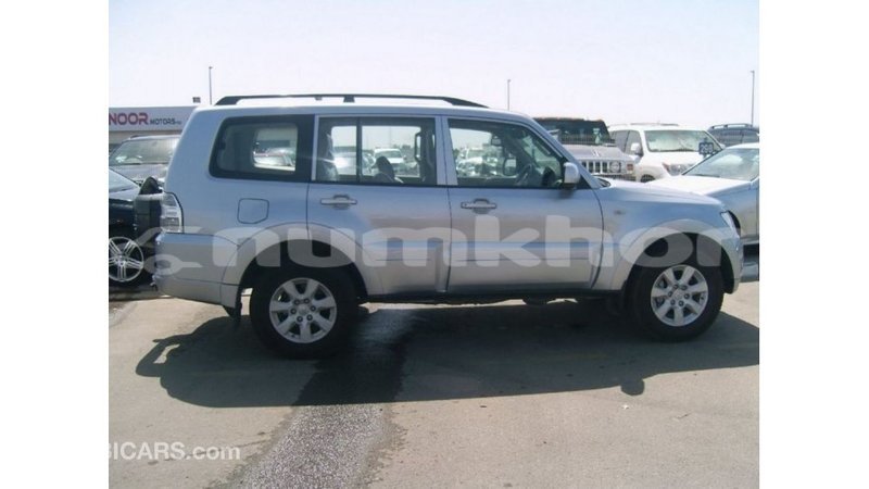 Big with watermark mitsubishi pajero bumthang import dubai 3078