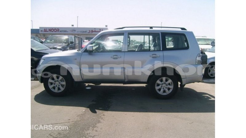Big with watermark mitsubishi pajero bumthang import dubai 3078