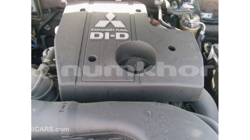 Big with watermark mitsubishi pajero bumthang import dubai 3078