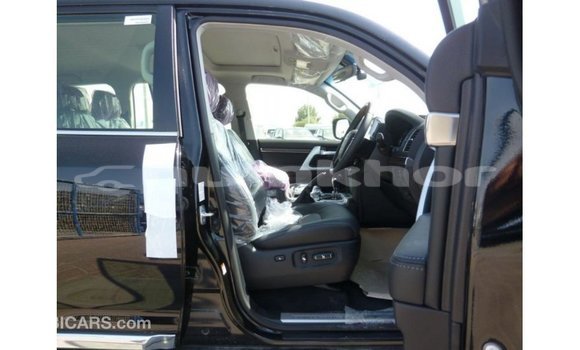 Buy Import Toyota Land Cruiser Black Car in Import - Dubai in Bumthang Buy Import Toyota Land Cruiser Black Car in Import - Dubai in Bumthang