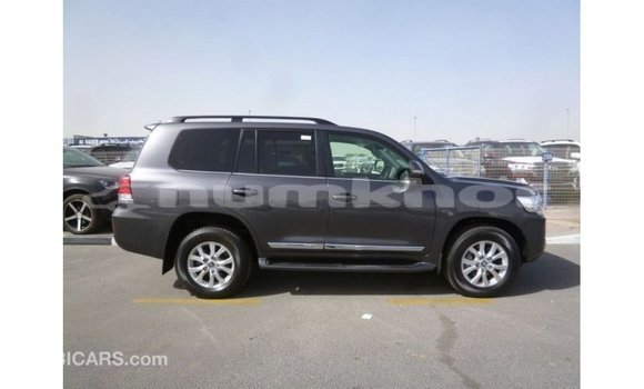 Buy Import Toyota Land Cruiser Other Car in Import - Dubai in Bumthang Buy Import Toyota Land Cruiser Other Car in Import - Dubai in Bumthang