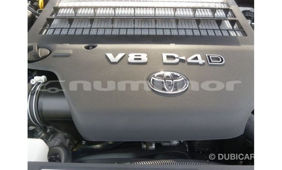 Buy Import Toyota Land Cruiser Blue Car in Import - Dubai in Bumthang Buy Import Toyota Land Cruiser Blue Car in Import - Dubai in Bumthang