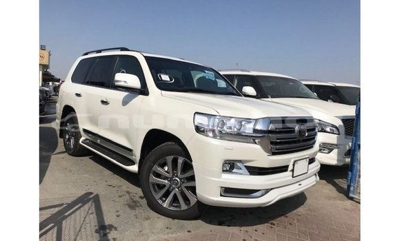 Buy Import Toyota Land Cruiser White Car in Import - Dubai in Bumthang Buy Import Toyota Land Cruiser White Car in Import - Dubai in Bumthang