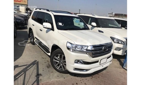 Buy Import Toyota Land Cruiser White Car in Import - Dubai in Bumthang Buy Import Toyota Land Cruiser White Car in Import - Dubai in Bumthang