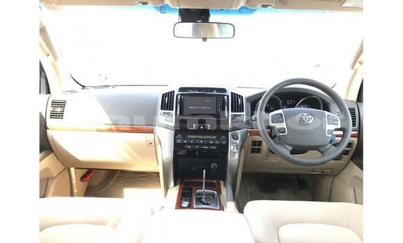 Buy Import Toyota Land Cruiser Black Car in Import - Dubai in Bumthang Buy Import Toyota Land Cruiser Black Car in Import - Dubai in Bumthang