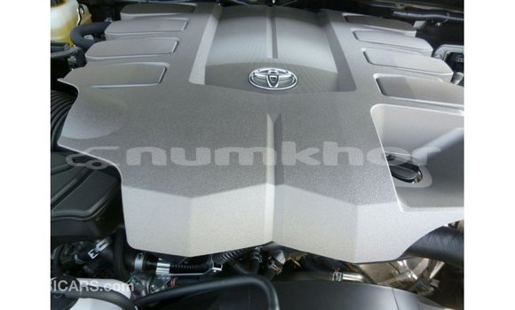 Buy Import Toyota Land Cruiser White Car in Import - Dubai in Bumthang Buy Import Toyota Land Cruiser White Car in Import - Dubai in Bumthang