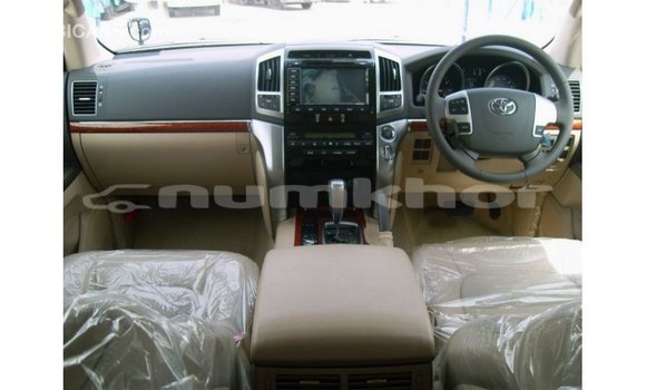 Buy Import Toyota Land Cruiser Black Car in Import - Dubai in Bumthang Buy Import Toyota Land Cruiser Black Car in Import - Dubai in Bumthang