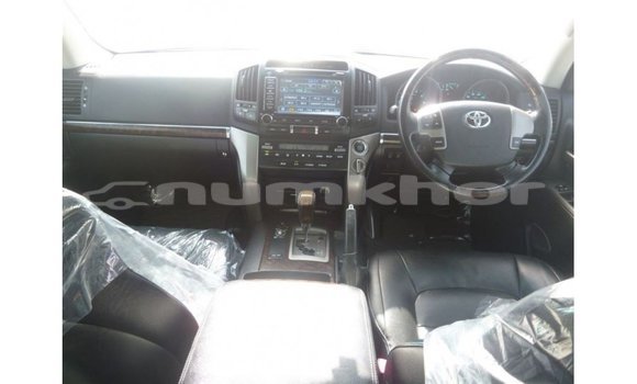 Buy Import Toyota Land Cruiser Black Car in Import - Dubai in Bumthang Buy Import Toyota Land Cruiser Black Car in Import - Dubai in Bumthang