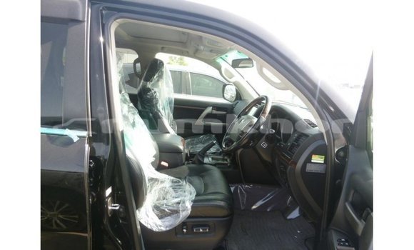 Buy Import Toyota Land Cruiser Black Car in Import - Dubai in Bumthang Buy Import Toyota Land Cruiser Black Car in Import - Dubai in Bumthang