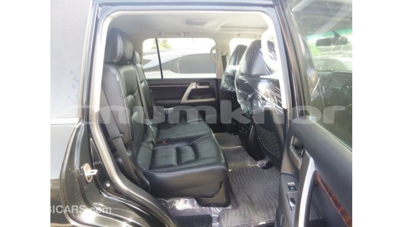 Big with watermark toyota land cruiser bumthang import dubai 3117
