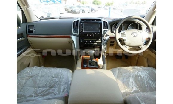 Buy Import Toyota Land Cruiser Black Car in Import - Dubai in Bumthang Buy Import Toyota Land Cruiser Black Car in Import - Dubai in Bumthang