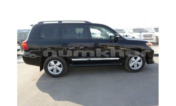 Buy Import Toyota Land Cruiser Black Car in Import - Dubai in Bumthang Buy Import Toyota Land Cruiser Black Car in Import - Dubai in Bumthang