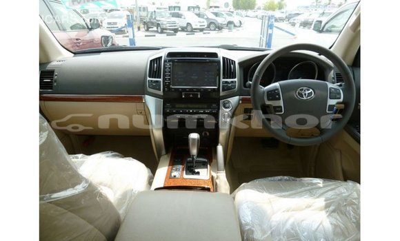 Buy Import Toyota Land Cruiser Black Car in Import - Dubai in Bumthang Buy Import Toyota Land Cruiser Black Car in Import - Dubai in Bumthang