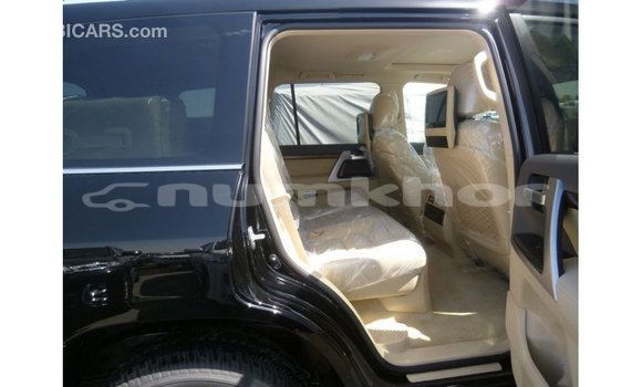 Buy Import Toyota Land Cruiser Black Car in Import - Dubai in Bumthang Buy Import Toyota Land Cruiser Black Car in Import - Dubai in Bumthang