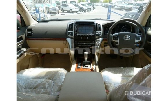 Buy Import Toyota Land Cruiser White Car in Import - Dubai in Bumthang Buy Import Toyota Land Cruiser White Car in Import - Dubai in Bumthang