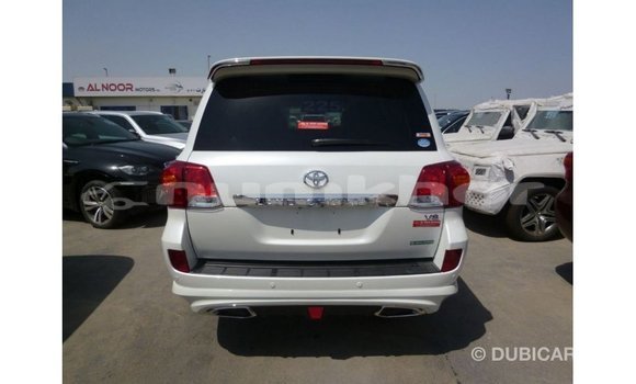 Buy Import Toyota Land Cruiser White Car in Import - Dubai in Bumthang Buy Import Toyota Land Cruiser White Car in Import - Dubai in Bumthang