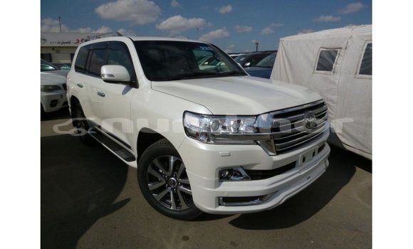 Buy Import Toyota Land Cruiser White Car in Import - Dubai in Bumthang Buy Import Toyota Land Cruiser White Car in Import - Dubai in Bumthang