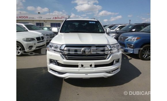 Buy Import Toyota Land Cruiser White Car in Import - Dubai in Bumthang Buy Import Toyota Land Cruiser White Car in Import - Dubai in Bumthang