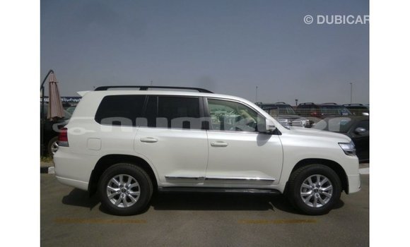 Buy Import Toyota Land Cruiser White Car in Import - Dubai in Bumthang Buy Import Toyota Land Cruiser White Car in Import - Dubai in Bumthang