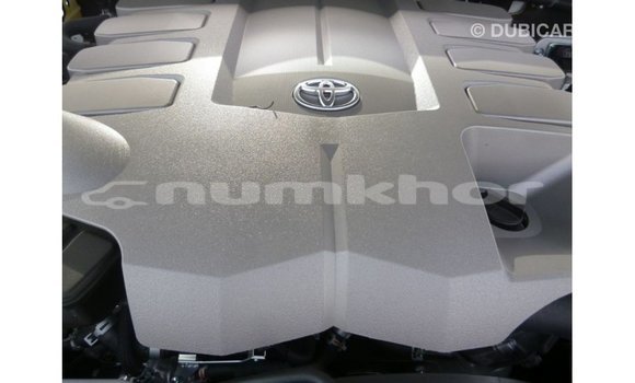 Buy Import Toyota Land Cruiser White Car in Import - Dubai in Bumthang Buy Import Toyota Land Cruiser White Car in Import - Dubai in Bumthang