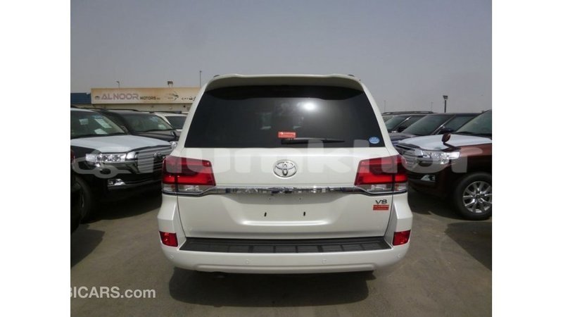 Big with watermark toyota land cruiser bumthang import dubai 3128