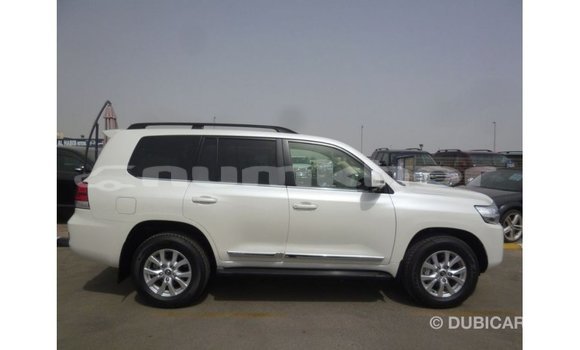 Buy Import Toyota Land Cruiser White Car in Import - Dubai in Bumthang Buy Import Toyota Land Cruiser White Car in Import - Dubai in Bumthang