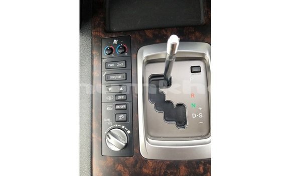 Buy Import Toyota Land Cruiser White Car in Import - Dubai in Bumthang Buy Import Toyota Land Cruiser White Car in Import - Dubai in Bumthang