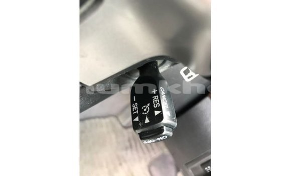 Buy Import Toyota Land Cruiser White Car in Import - Dubai in Bumthang Buy Import Toyota Land Cruiser White Car in Import - Dubai in Bumthang