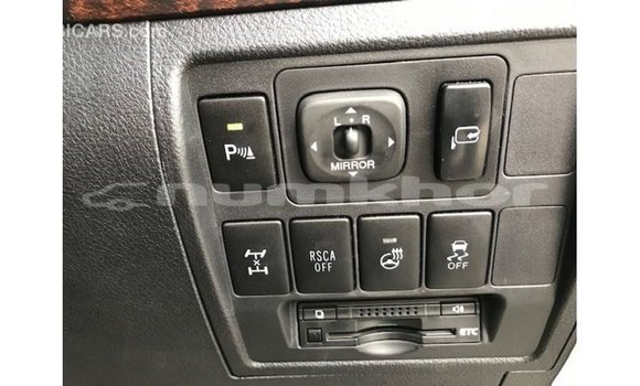 Buy Import Toyota Land Cruiser White Car in Import - Dubai in Bumthang Buy Import Toyota Land Cruiser White Car in Import - Dubai in Bumthang