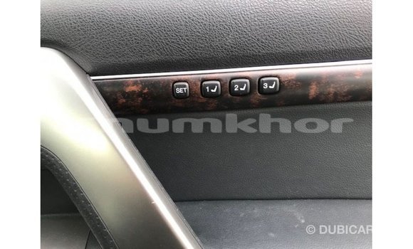 Buy Import Toyota Land Cruiser White Car in Import - Dubai in Bumthang Buy Import Toyota Land Cruiser White Car in Import - Dubai in Bumthang