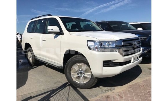 Buy Import Toyota Land Cruiser White Car in Import - Dubai in Bumthang Buy Import Toyota Land Cruiser White Car in Import - Dubai in Bumthang