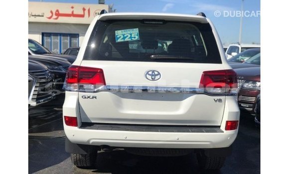 Buy Import Toyota Land Cruiser White Car in Import - Dubai in Bumthang Buy Import Toyota Land Cruiser White Car in Import - Dubai in Bumthang