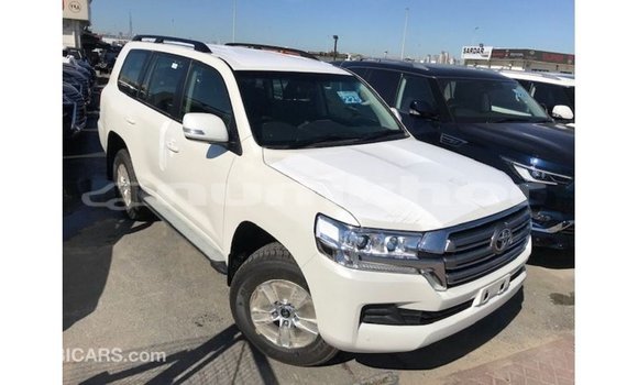 Buy Import Toyota Land Cruiser White Car in Import - Dubai in Bumthang Buy Import Toyota Land Cruiser White Car in Import - Dubai in Bumthang