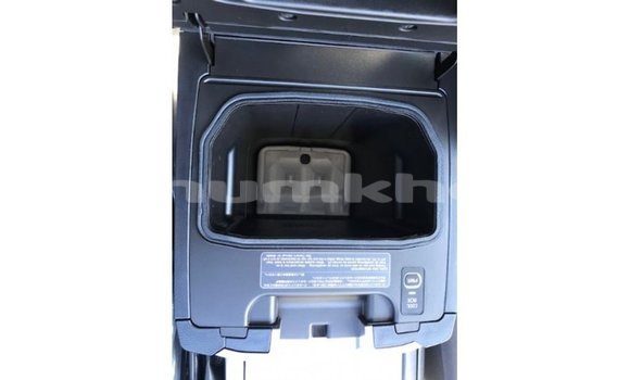 Buy Import Toyota Land Cruiser White Car in Import - Dubai in Bumthang Buy Import Toyota Land Cruiser White Car in Import - Dubai in Bumthang