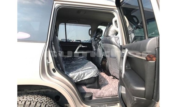 Buy Import Toyota Land Cruiser Other Car in Import - Dubai in Bumthang Buy Import Toyota Land Cruiser Other Car in Import - Dubai in Bumthang