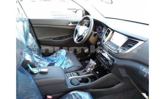 Buy Import Hyundai Tucson White Car in Import - Dubai in Bumthang Buy Import Hyundai Tucson White Car in Import - Dubai in Bumthang