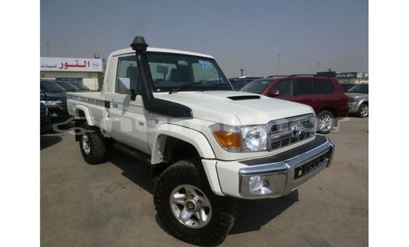 Buy Import Toyota Land Cruiser White Car in Import - Dubai in Bumthang Buy Import Toyota Land Cruiser White Car in Import - Dubai in Bumthang