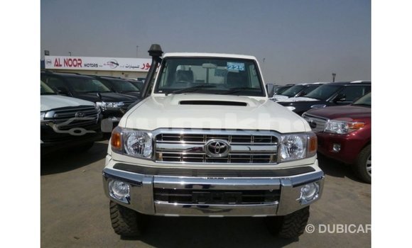 Buy Import Toyota Land Cruiser White Car in Import - Dubai in Bumthang Buy Import Toyota Land Cruiser White Car in Import - Dubai in Bumthang