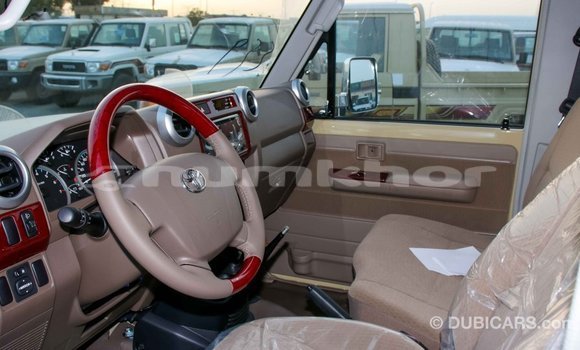 Buy Import Toyota Land Cruiser Beige Car in Import - Dubai in Bumthang Buy Import Toyota Land Cruiser Beige Car in Import - Dubai in Bumthang