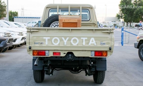 Buy Import Toyota Land Cruiser Beige Car in Import - Dubai in Bumthang Buy Import Toyota Land Cruiser Beige Car in Import - Dubai in Bumthang