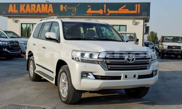 Buy Import Toyota Land Cruiser White Car in Import - Dubai in Bumthang Buy Import Toyota Land Cruiser White Car in Import - Dubai in Bumthang