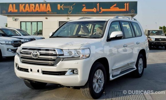 Buy Import Toyota Land Cruiser White Car in Import - Dubai in Bumthang Buy Import Toyota Land Cruiser White Car in Import - Dubai in Bumthang